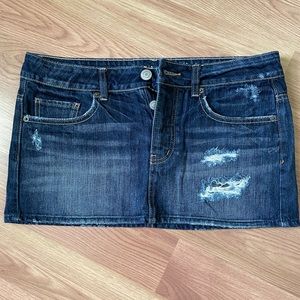 American Eagle - Button fly jean mini skirt, size 6.